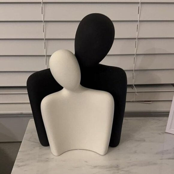 Ceramic Couple Statues for Home Décor Hugging Couple Figurines Office Décor - Picture 3 of 13